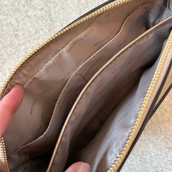 Michael Kors Gold Crossbody Bag with Chain Detail - Picture 4 of 7